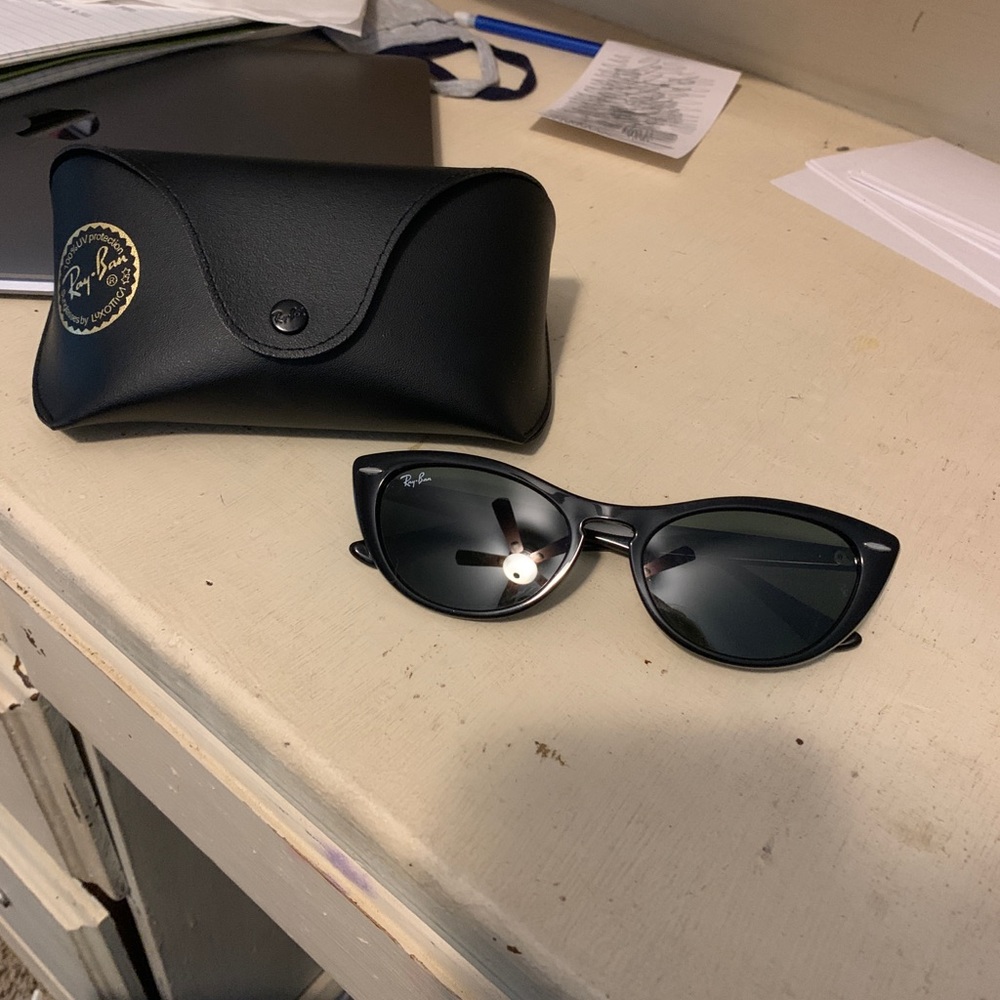 Nina Ray Bans